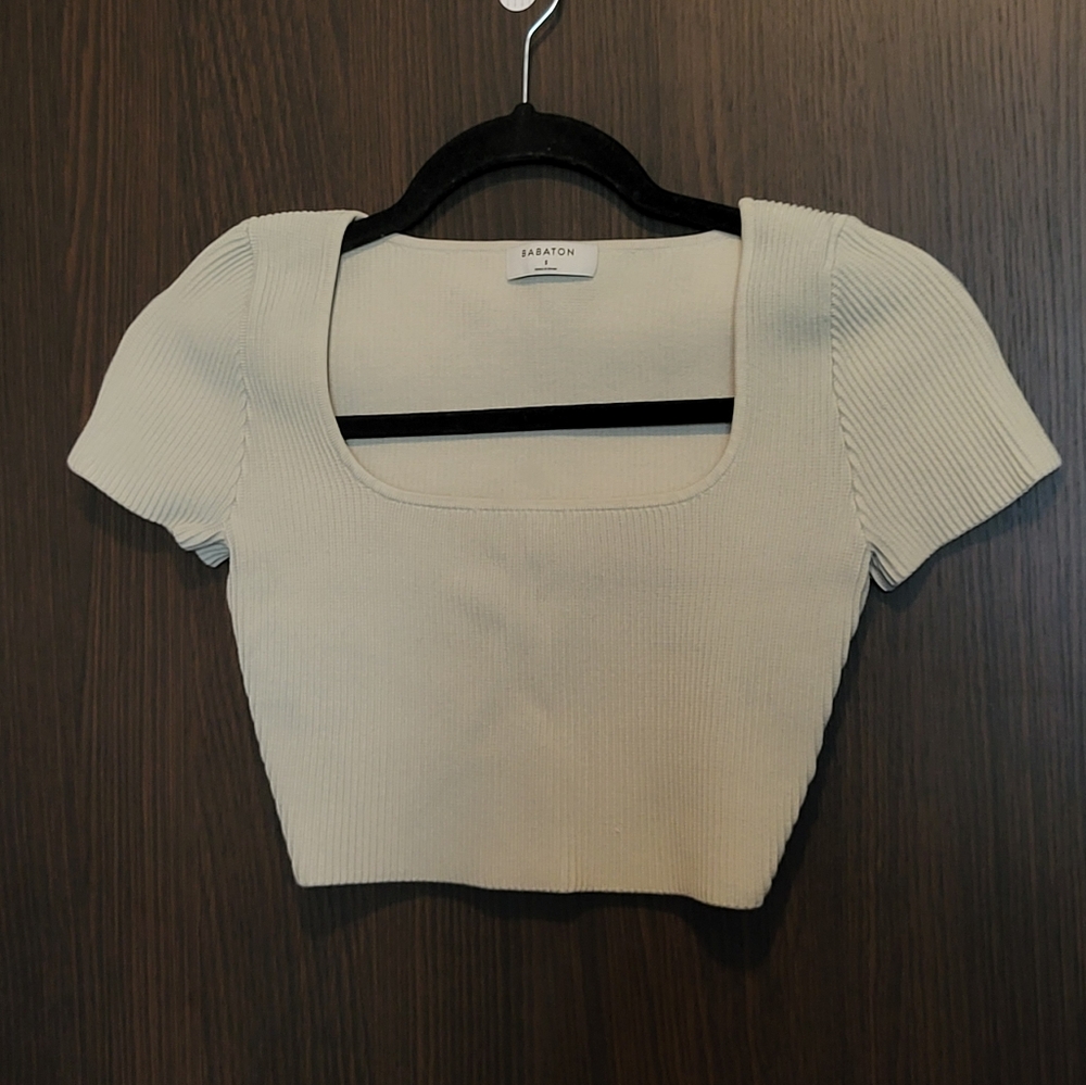 Babaton Sculpt Knit Scoop Neck Crop Top Size: Small